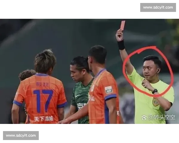 判罚争议持续发酵裁判尺度引发舆论风暴与赛场公信力拷问危机反思